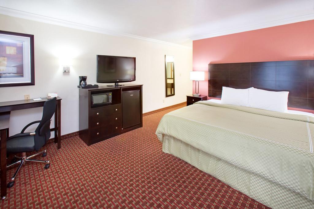 Americinn By Wyndham Johnston Des Moines Urbandale Habitación foto